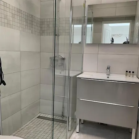 Cosy And Modern In Heart Of Xvii Area Appartement Paris